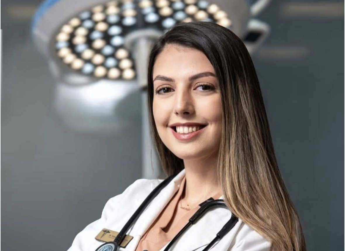 Cover image for Caietul de Scoruri și Doze: Cum a învins Alina detaliile mici folosind un caiet dedicat și funcția AI de pe platformă pentru explicații logice.