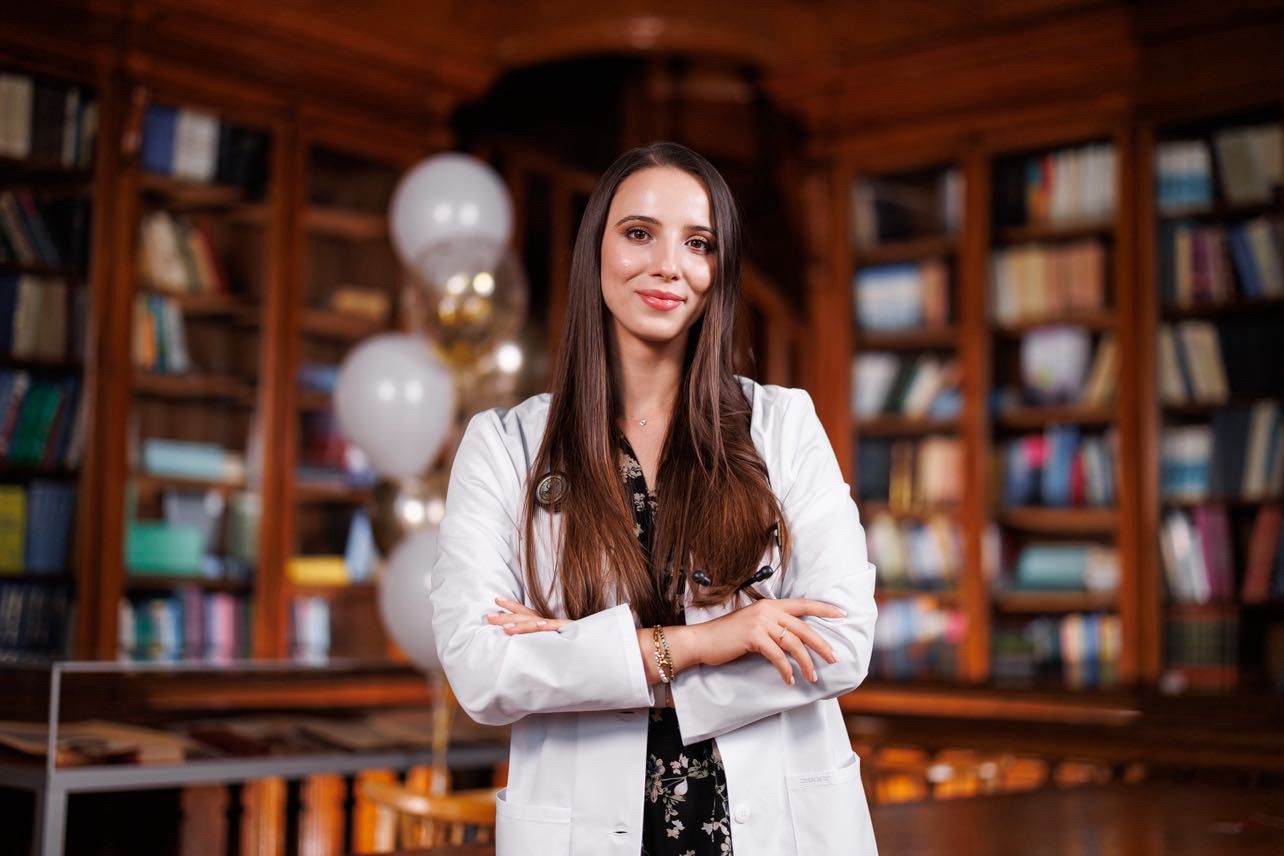 Cover image for Biblioteca vs. Casa: De ce studiul la bibliotecă este secretul Ralucăi pentru a evita distragerile ("e dezordine, mi-e foame") și a menține o rutină strictă.