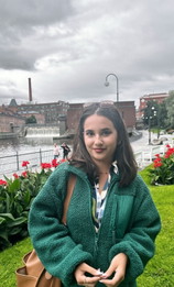 Poza de profil a lui Alexandra